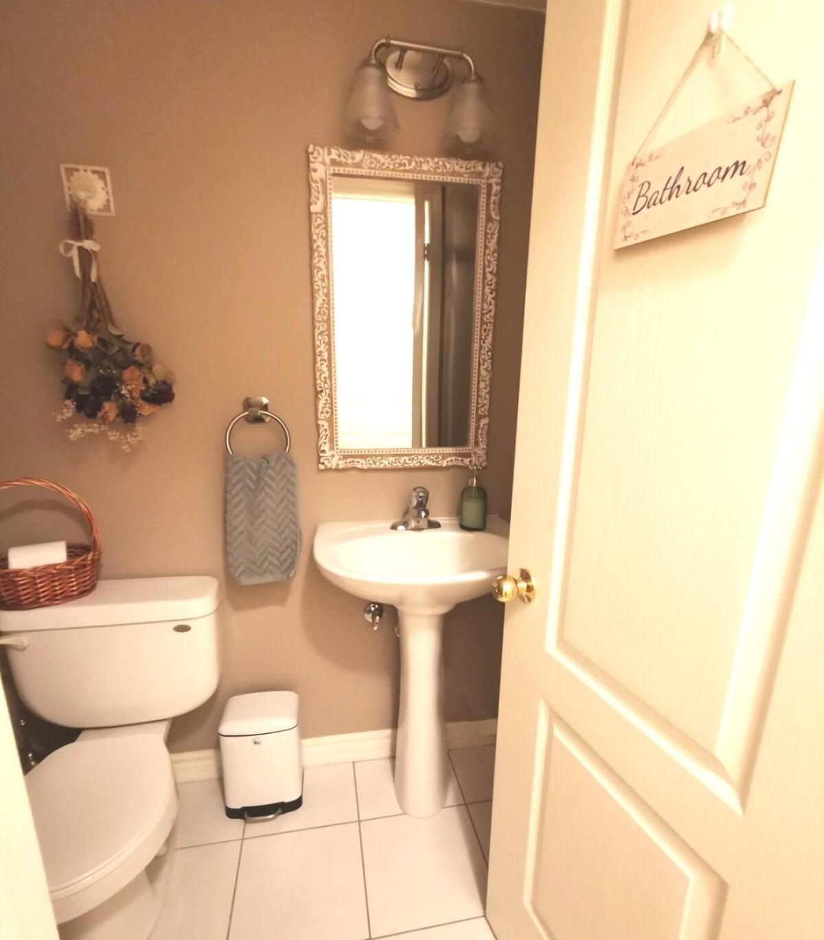 4 Bedroom 3 Washroom Charming Home In Markham With Warm Cozy Vibe Exterior photo