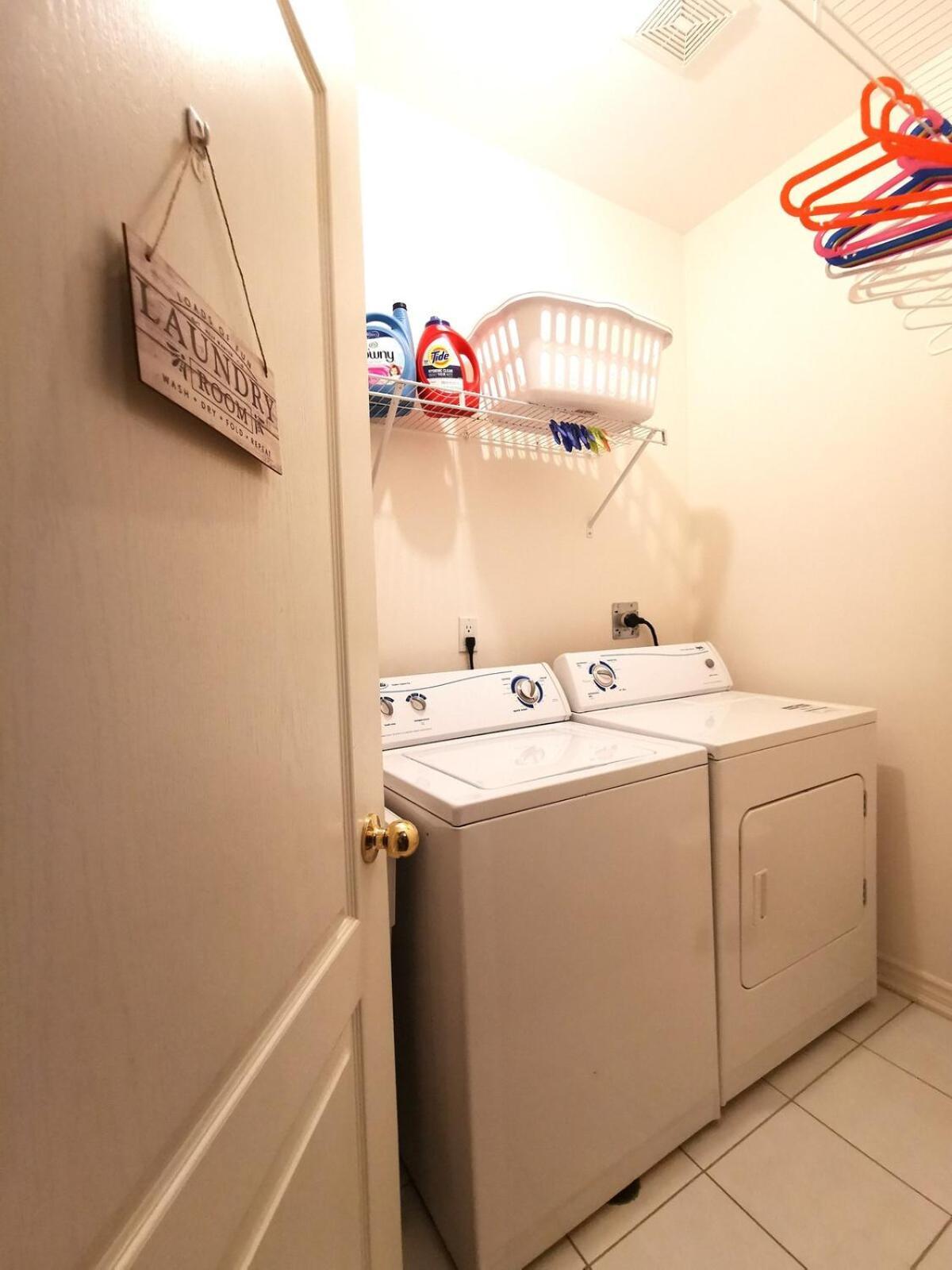 4 Bedroom 3 Washroom Charming Home In Markham With Warm Cozy Vibe Exterior photo